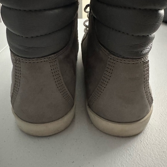 Timberland Grey Dausette Sneaker Boots Women’s Size 8 OrthoLite Sole A1H26 - Picture 3 of 5
